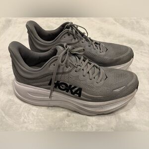 Hoka One One Bondi 9 Light Grey Sz 13 Wide (2E)
EUC